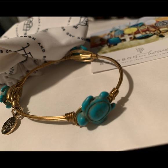 Burbon and bow ties turquoise turtle bracelet 🐢 - Picture 1 of 5